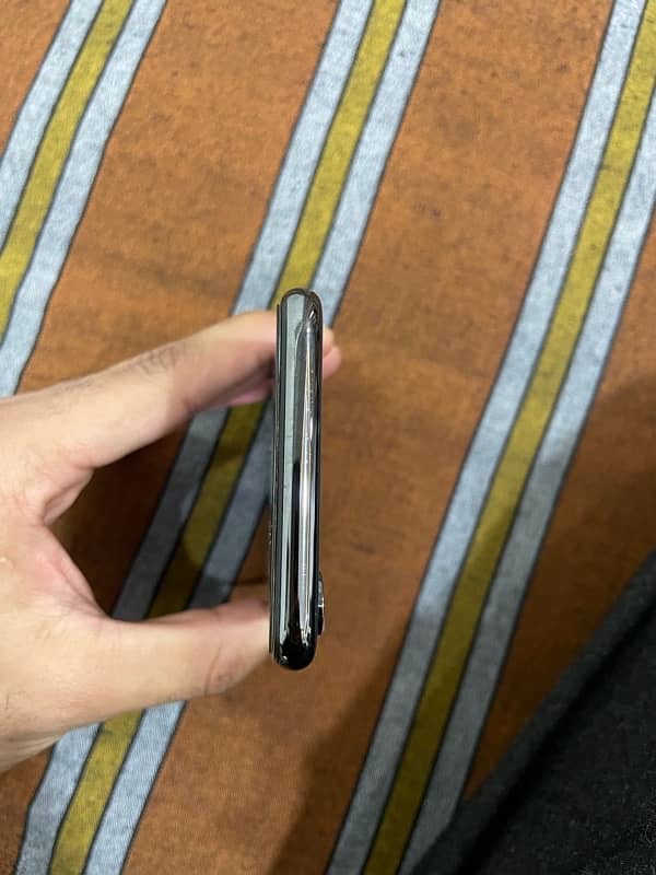 Apple Iphone X 64 GB (NON-PTA) 2