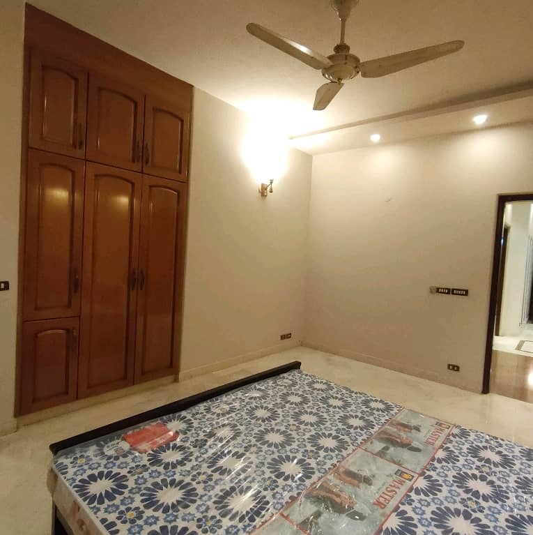 A 1 Kanal House In Lahore Is On The Market For Rent 6