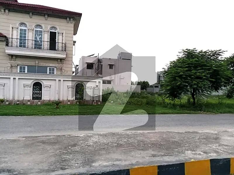 1 Kanal Top Location Plot No- 392 Block M Phase 6 DHA Lahore For Urgent Sale 0