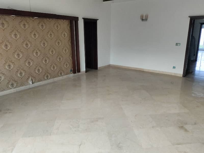 Spacious 2 Kanal Upper Portion Available For Rent In DHA Phase 3 Ideal Location With Modern Amenities And Easy Access To Main Roads Perfect For Families Seeking Comfort And Luxury Rent 125,000 4