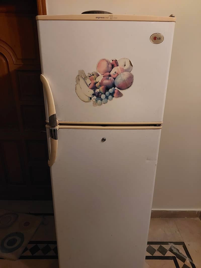 Fridge for sale 25000 1