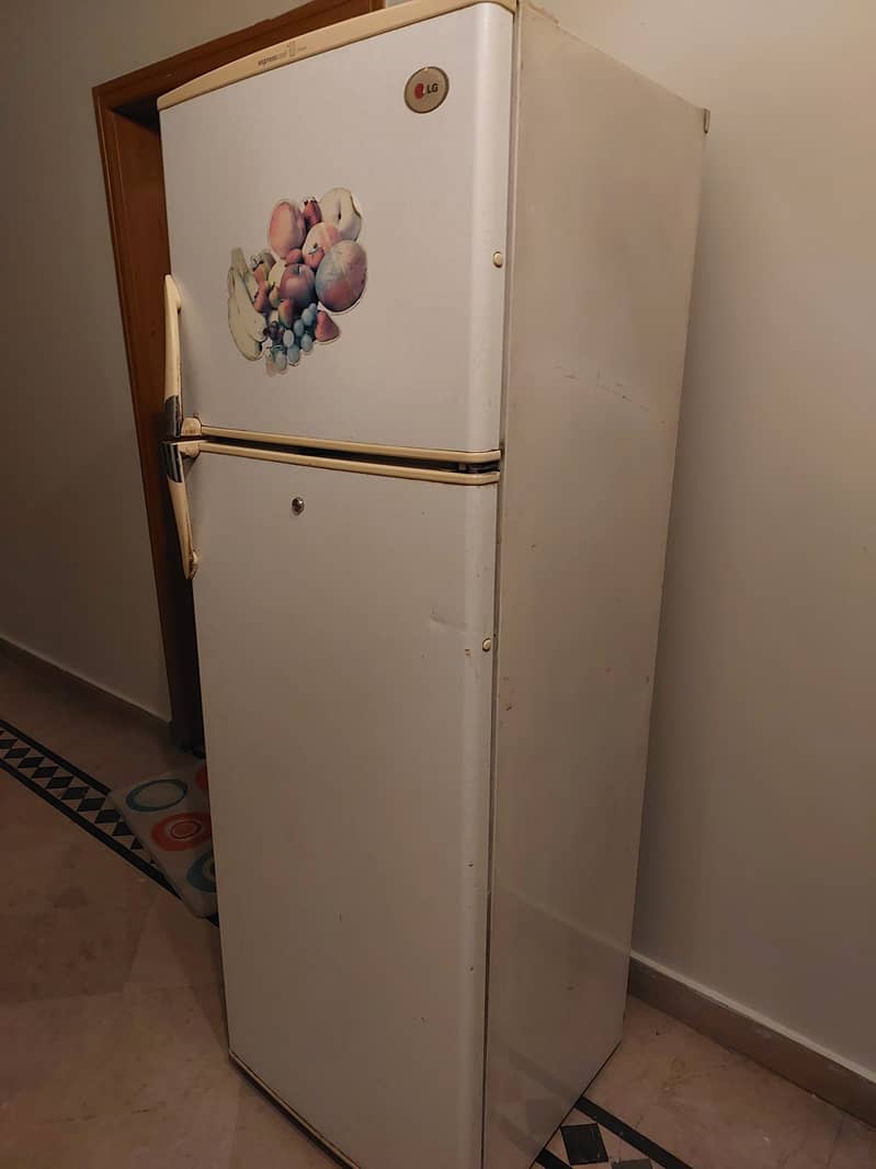 Fridge for sale 25000 2