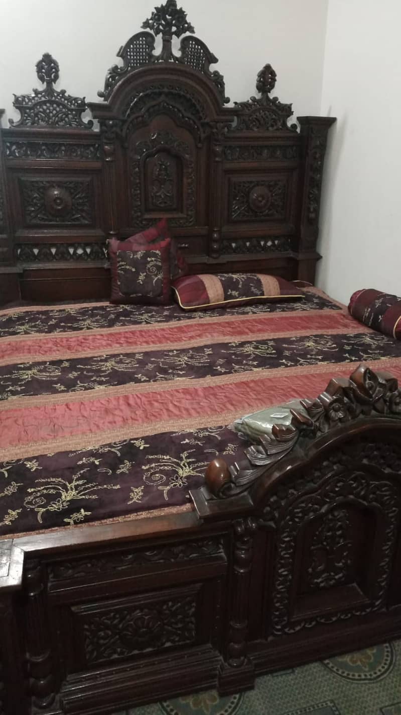 BED SET AND WADROB (DOUBLE BED OR ALMARI) 2