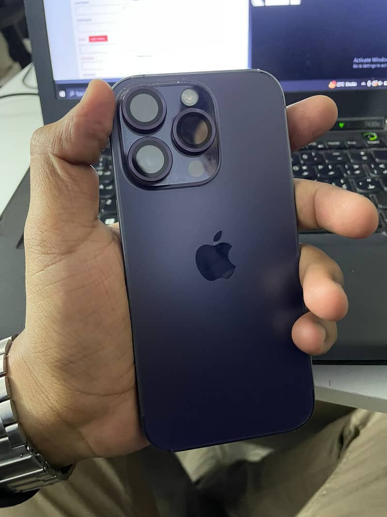 Apple iPhone 14 Pro 1