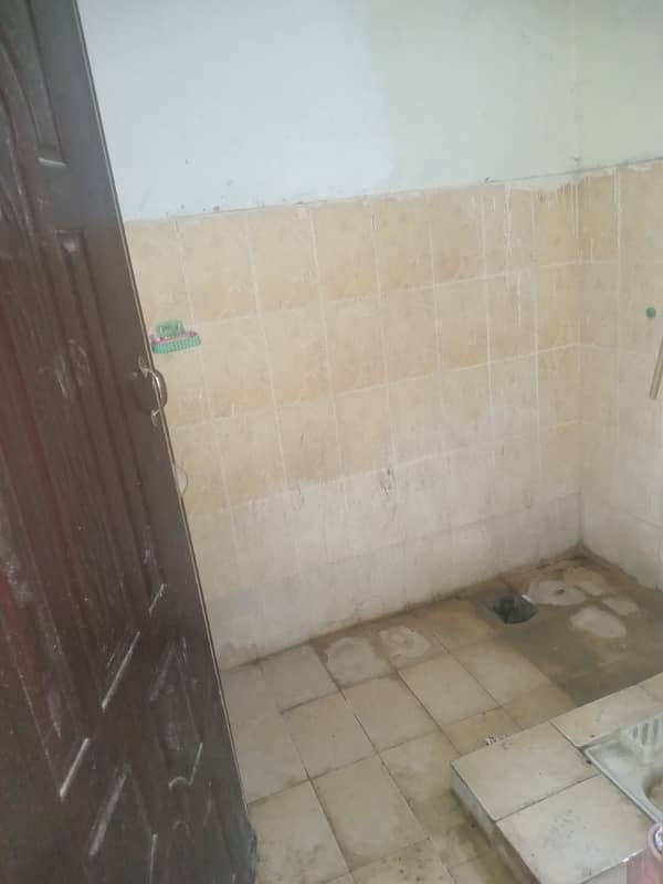 ROOM AVAILABLE FOR RENT IN JOHAR TOWN PHASE 1. 3