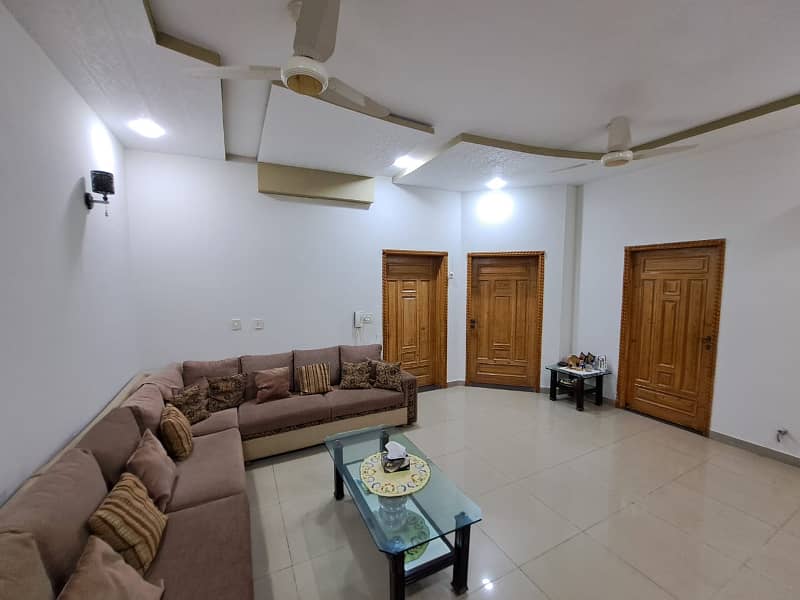 10 Marla Beautiful House With Basement For Rent In Overseas B Block Bahria Town,Lahore 13