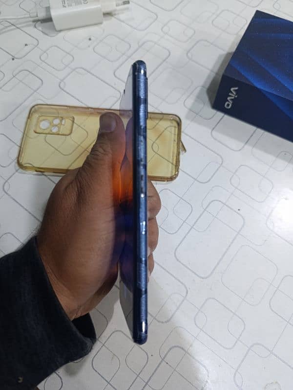 Vivo v21e 4