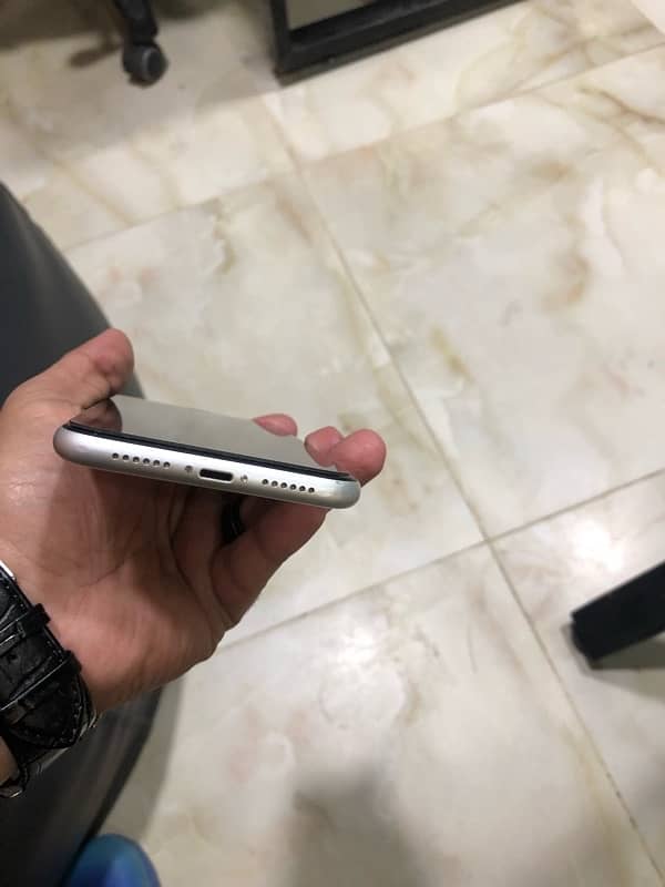 Iphone XR 64GB Non-pta 4