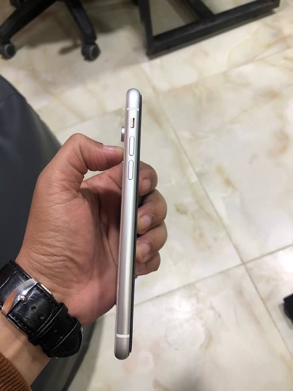 Iphone XR 64GB Non-pta 5