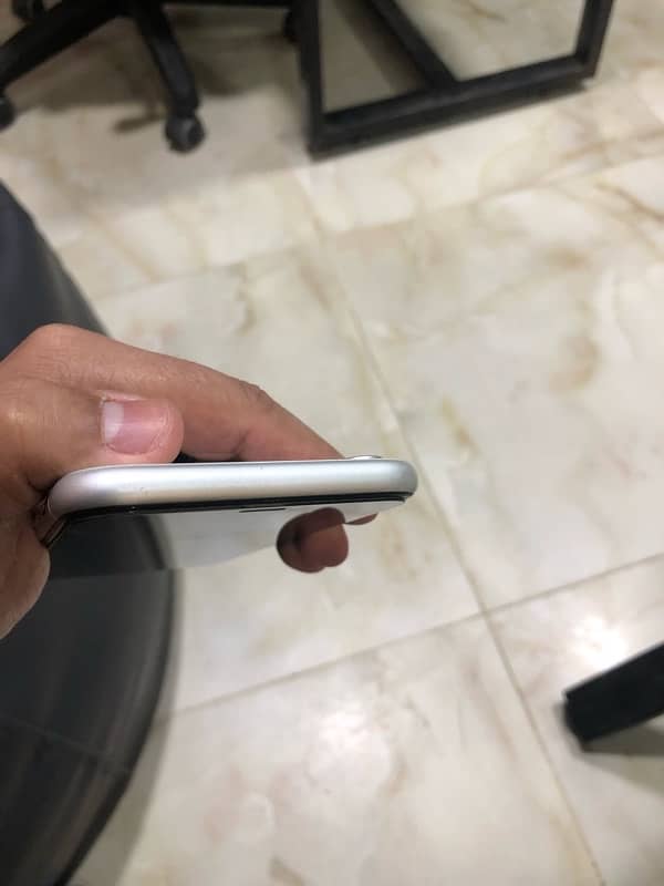 Iphone XR 64GB Non-pta 6