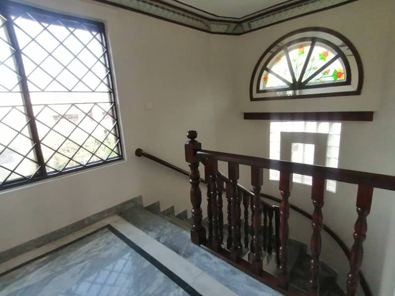 DHA 1 Kanal Very Stylish Upper Portion With Separate Gate For Rent In Phase 3 Block Y 2