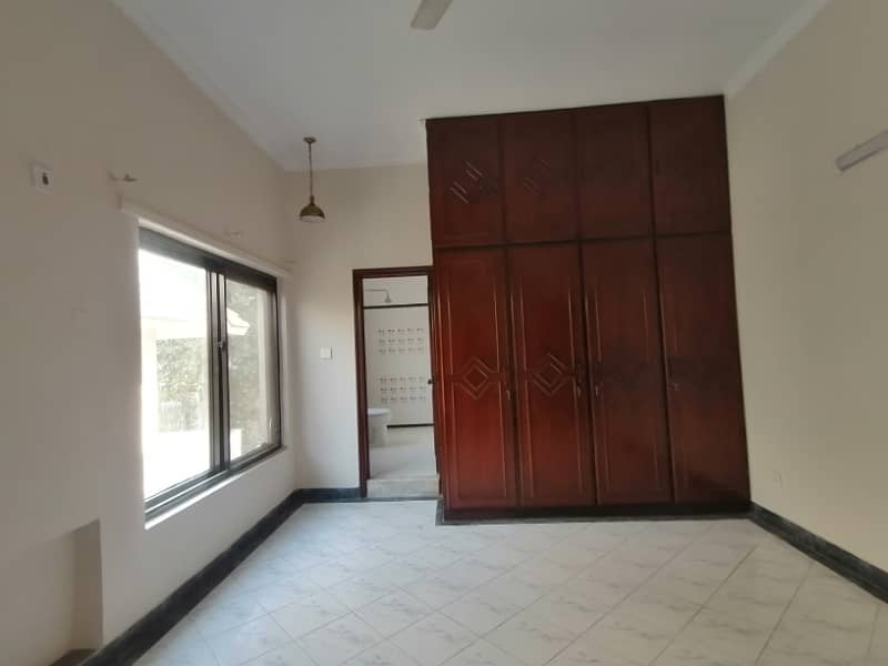 DHA 1 Kanal Very Stylish Upper Portion With Separate Gate For Rent In Phase 3 Block Y 9