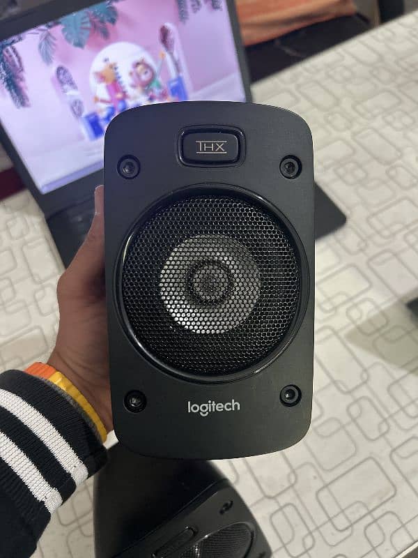 Logitech z906 home theatre speakers only 5