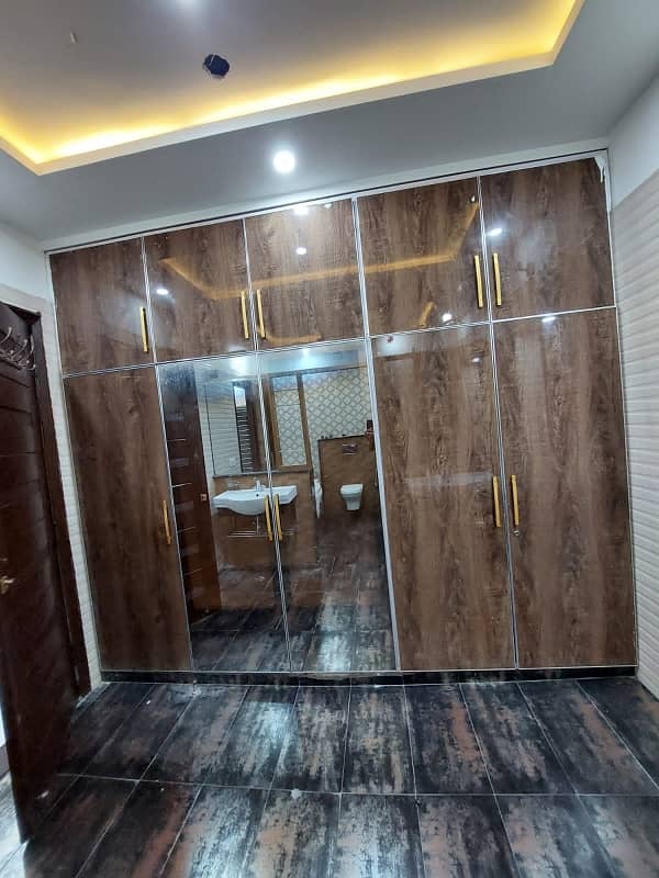 1 Kanal Full hous available for rent new type iqbal avenue society ph3 near EME society 2