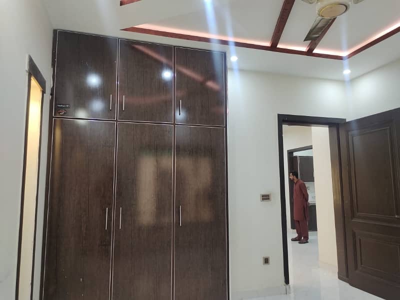 1 Kanal Full hous available for rent new type iqbal avenue society ph3 near EME society 9