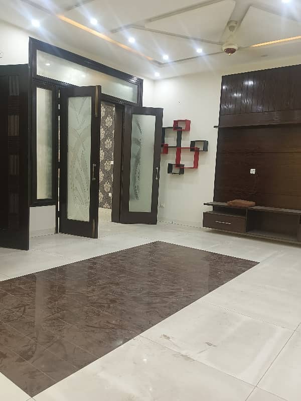 10 marla Full hous new type for rent iqbal avenue society ph1 11