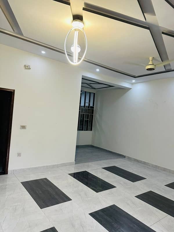 10 marla Upper for rent wapda Town ph1 block h4 corner Seprate geraj 5