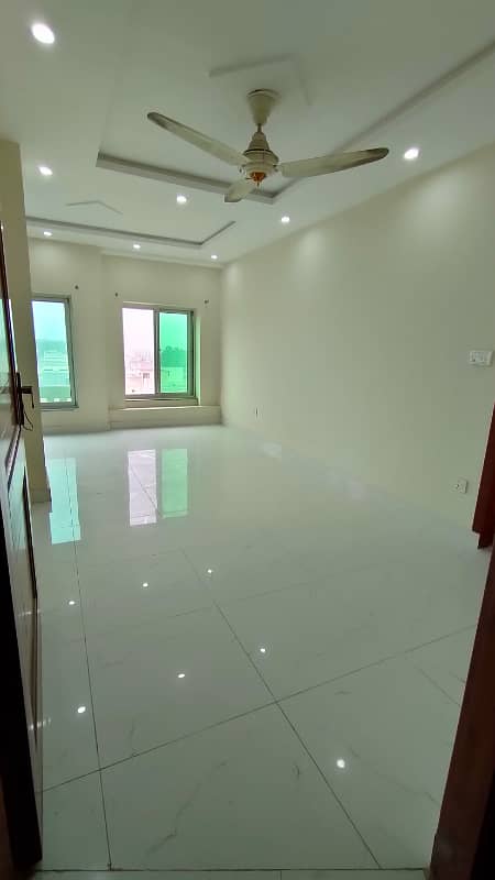 1 BED APARTMENT AVAILEBAL FOR RENT IN BAHRIA TOWN LAHORE 0