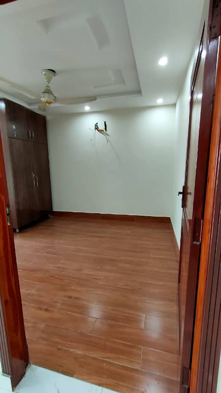 1 BED APARTMENT AVAILEBAL FOR RENT IN BAHRIA TOWN LAHORE 2