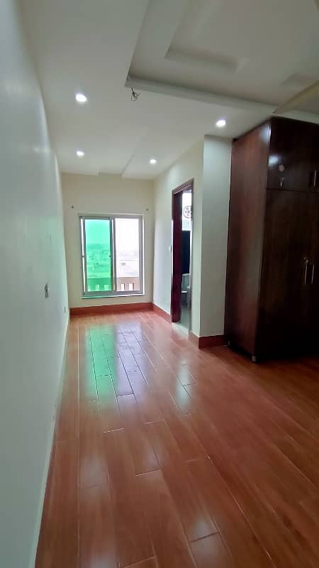 1 BED APARTMENT AVAILEBAL FOR RENT IN BAHRIA TOWN LAHORE 3