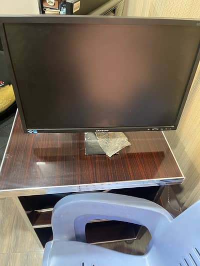 22 inch Samsung computer desktop screen