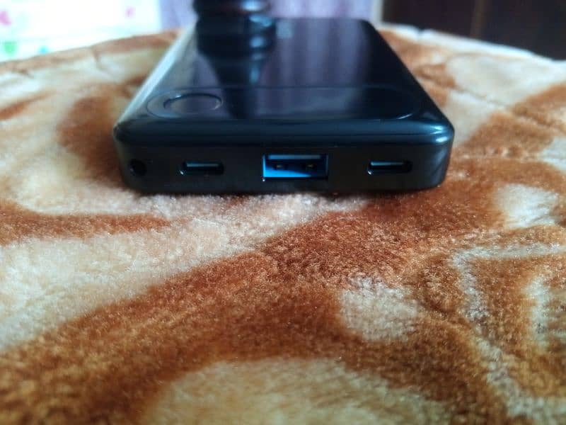 Anker Power Bank (1000mah) 4