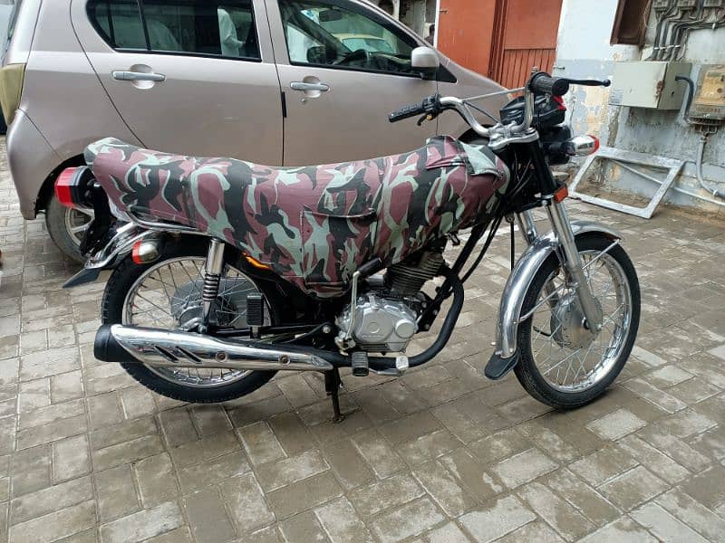 Honda 125 2022 karachi number 4