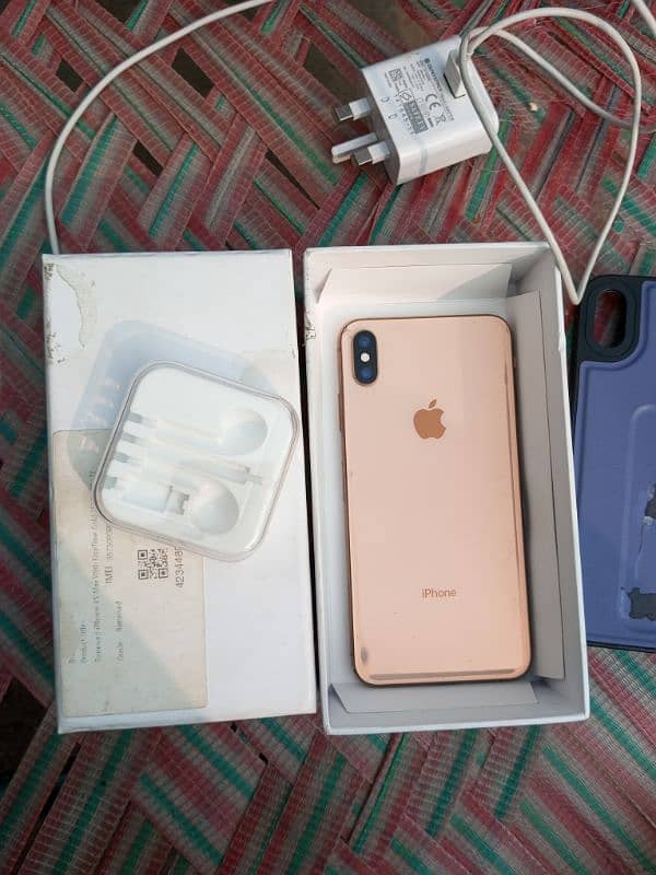 iphone xs max 4