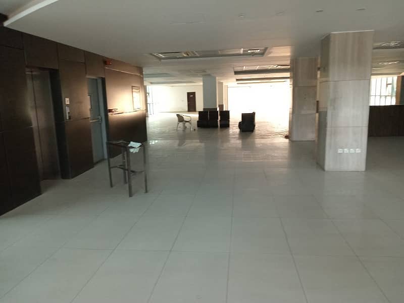 6th Story Commercial Building Covered Area 45000 Sqft For Rent In G-10 11