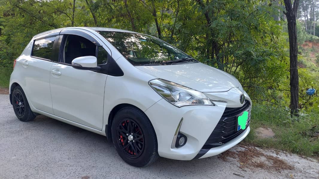 Toyota Vitz 2019 F 1.0 8