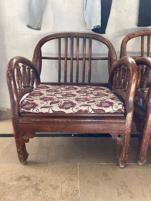 5 seater wooden sofa set best condition 2