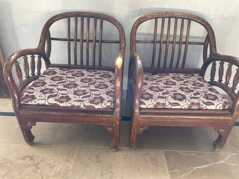 5 seater wooden sofa set best condition 3