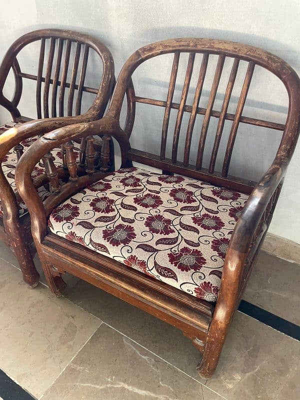 5 seater wooden sofa set best condition 5