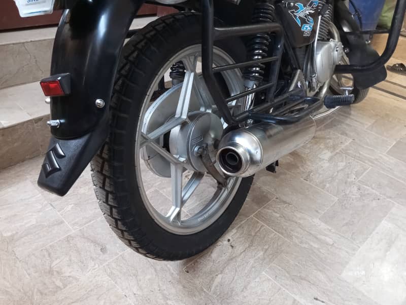 Suzuki GS 150 SE 2021 11