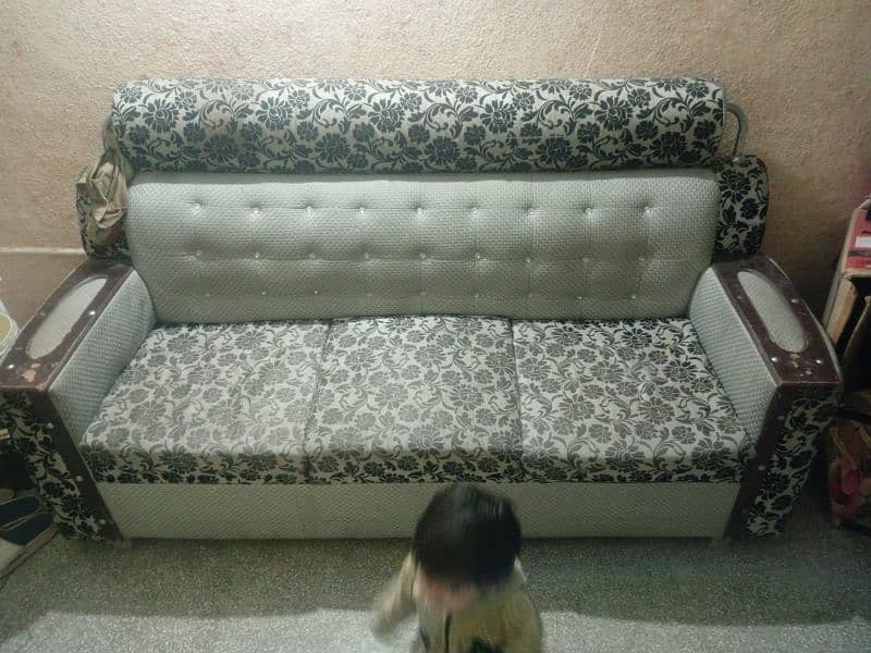 Sofa set for urgent sale 2