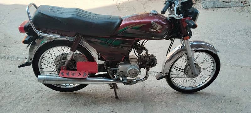 Honda cd 70.2022 model good condition All documents clear 03217699114 0