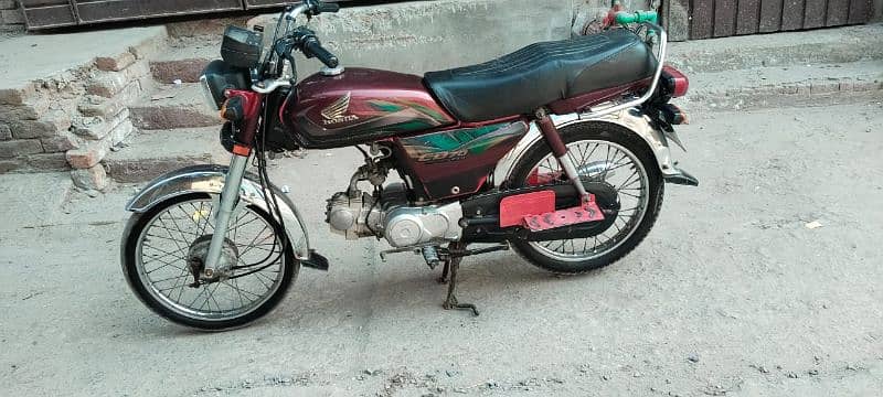 Honda cd 70.2022 model good condition All documents clear 03217699114 6