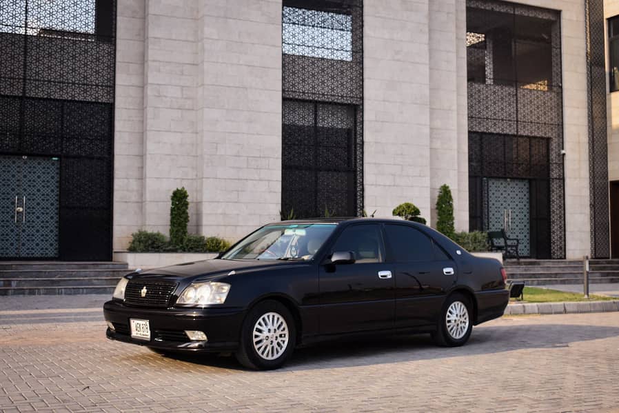 Toyota Crown Royal Saloon G 2000 6