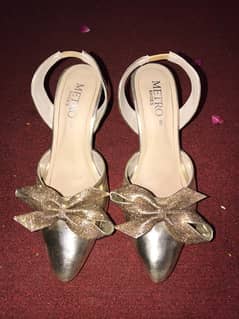 golden heels / fancy heels