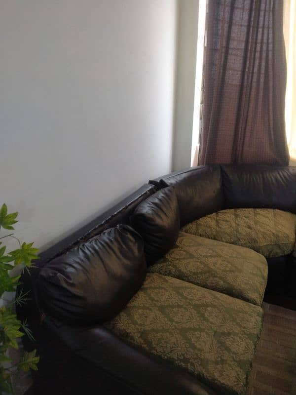 L shaped sofa 0