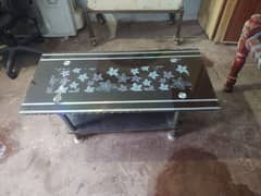 glass table 7/10 condition