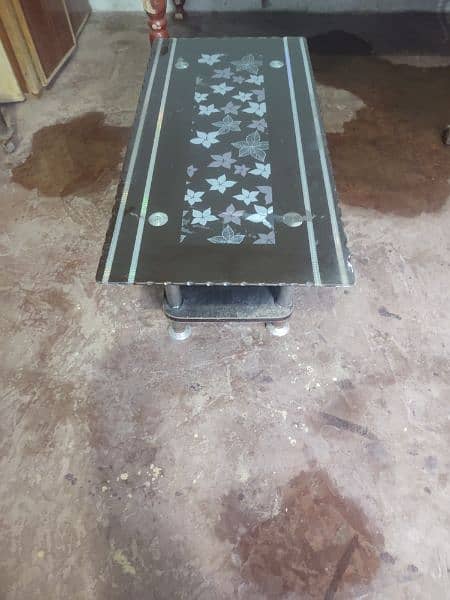 glass table 7/10 condition 1