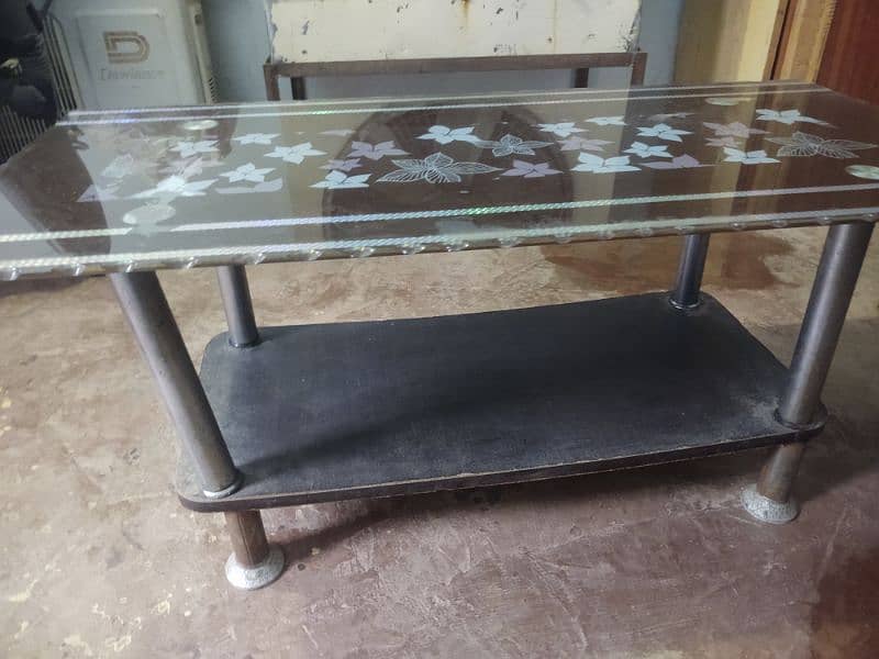 glass table 7/10 condition 3