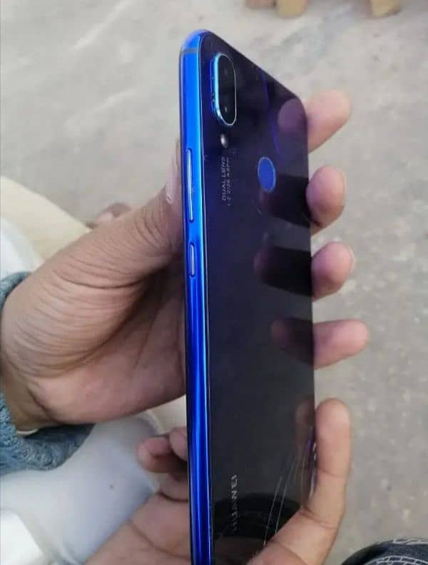 Huawei nova3i 4\128 GB Daba charg available hai 2