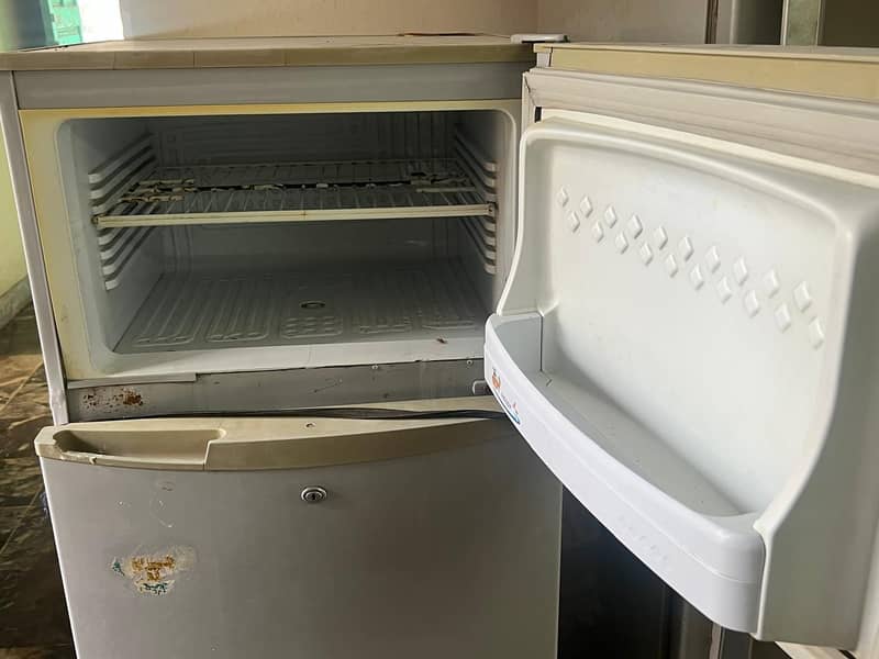 refrigerator for sell 2