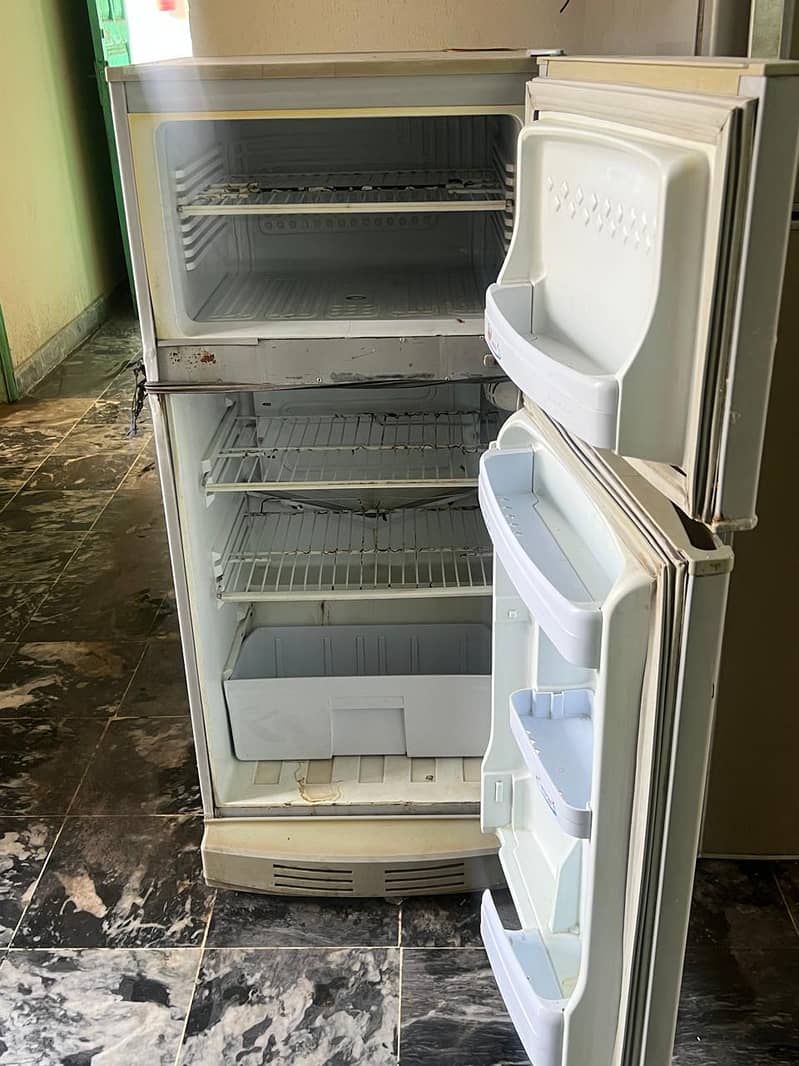 refrigerator for sell 3