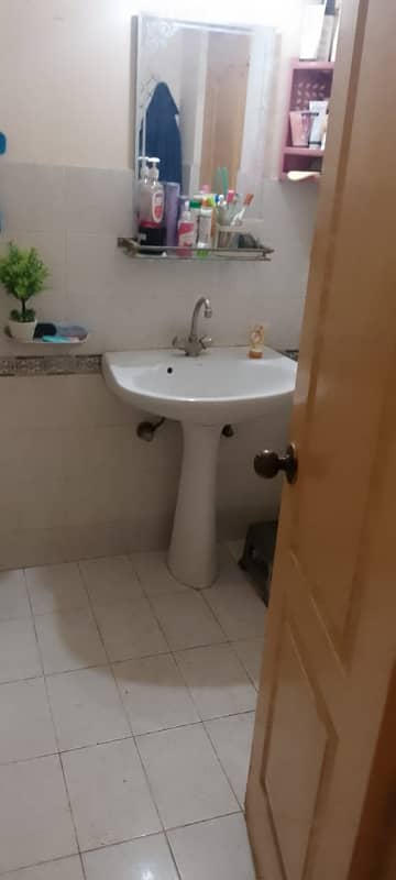 9 Marla upper portion available for rent in Velencia housing society Lahore 4