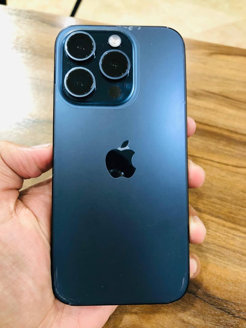 Apple iPhone 15 Pro 0