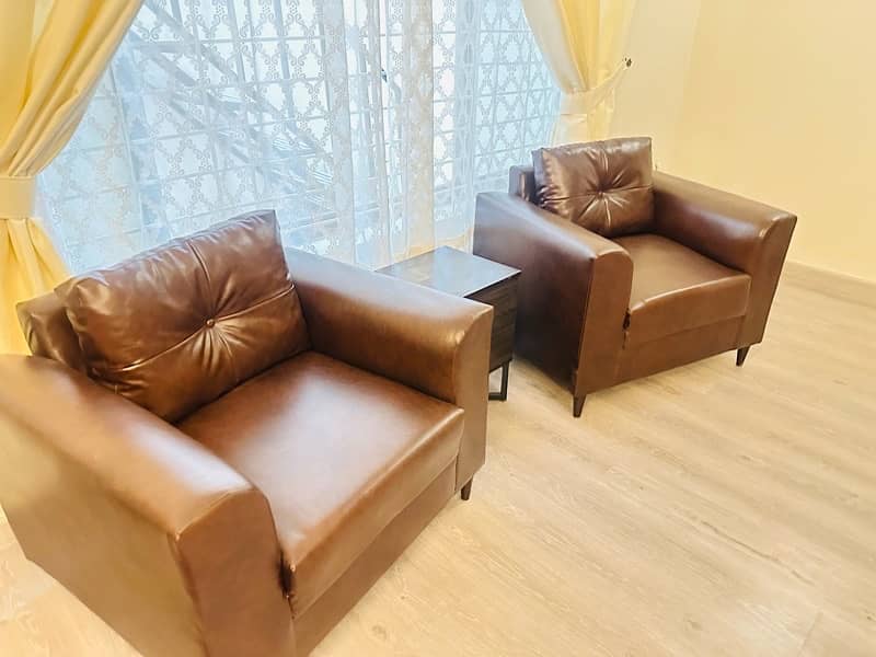 Leather Sofa & wooden Console 4