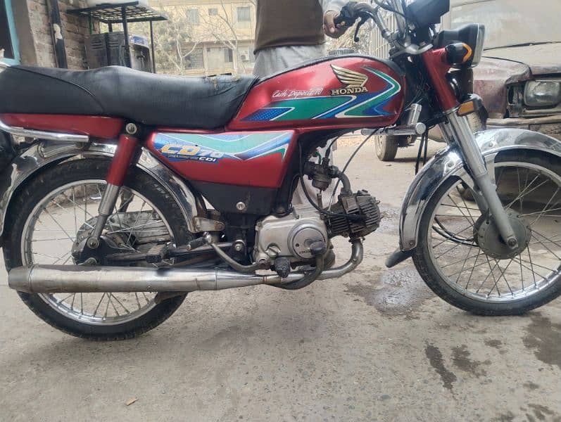 Honda CD 70 one hand use 2